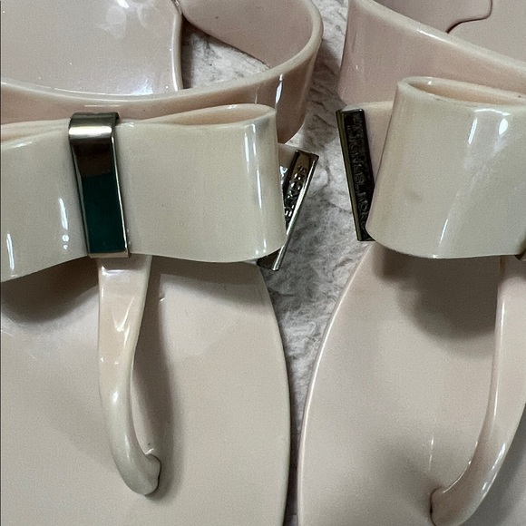 Michael Kors “Kayden” Jelly Bow Sandals – Size 8 (EUC) - Picture 5 of 8